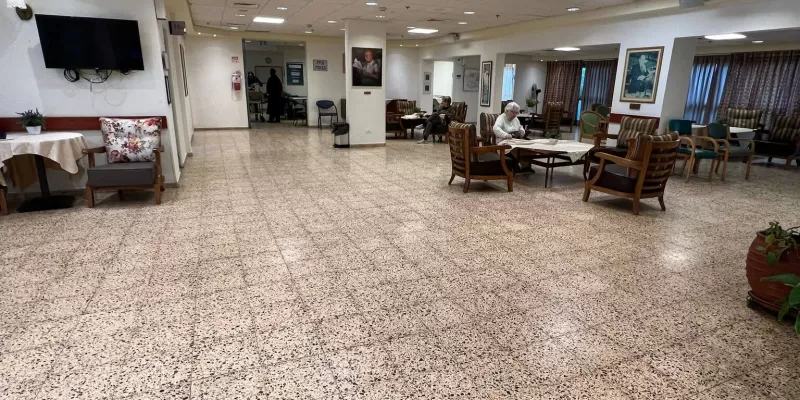 לובי מפואר בבית אבות בית בלב כפר סבא