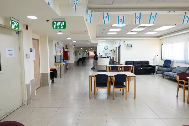 המאמר הזה מציג מדריך מקיף ועדכני לבחירת בית אבות בירושלים לשנת 2025 תמצאו כאן את כל המידע החיוני: רשימת בתי האבות המובילים בעיר הקודש, מחירים עדכניים, זכויות וסיוע במימון, והתמחות בקריטריונים לציבור הדתי והחילוני כאחד